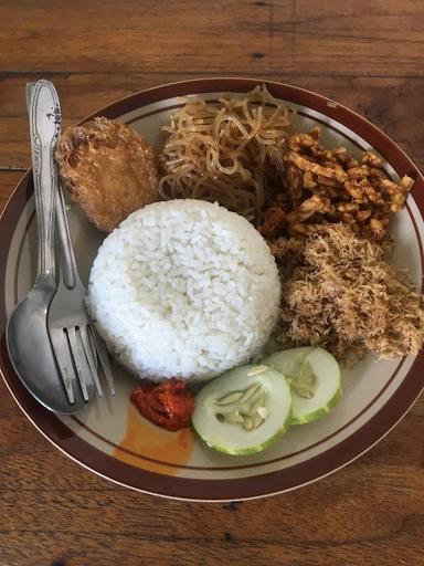 NASI UDUK MBAH UTI