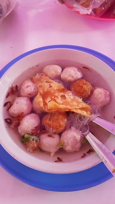 NIKI BAKSO BABI PAK GONDRONG