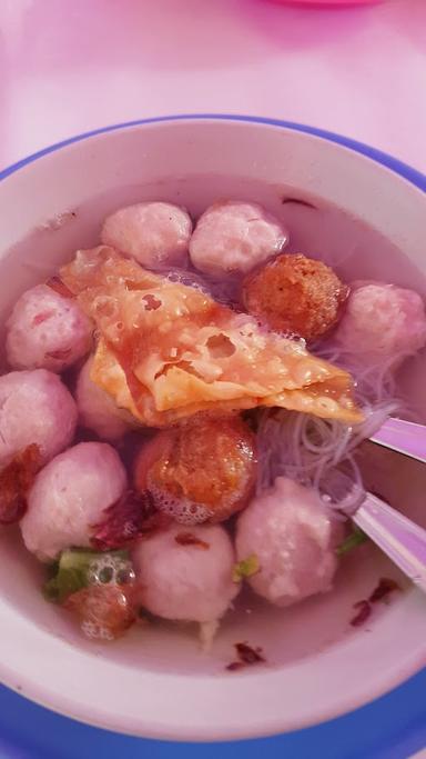 NIKI BAKSO BABI PAK GONDRONG