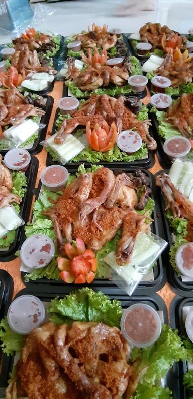 WARUNG MAKAN NYAH AYU ( SPECIAL AYAM GORENG DAN BAKAR )