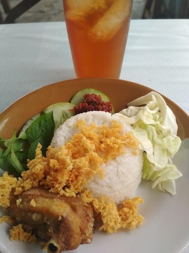 WARUNG SOTO & AYAM KREMES MIRAH'