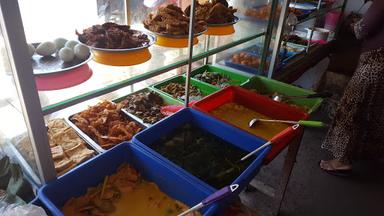 WARUNG NASI BUK SUM (BUK ARI)