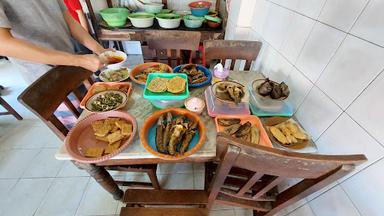 WARUNG MAKAN SRI JENGGOT