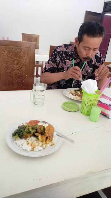 WARUNG RAMES ALBAS