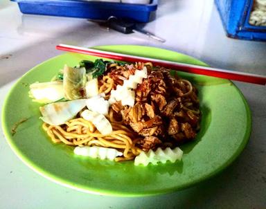 MIE AYAM GORENG BERKAH