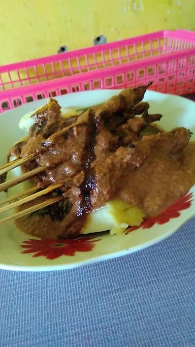 SATE AYAM MADURA CAK KHOTIB