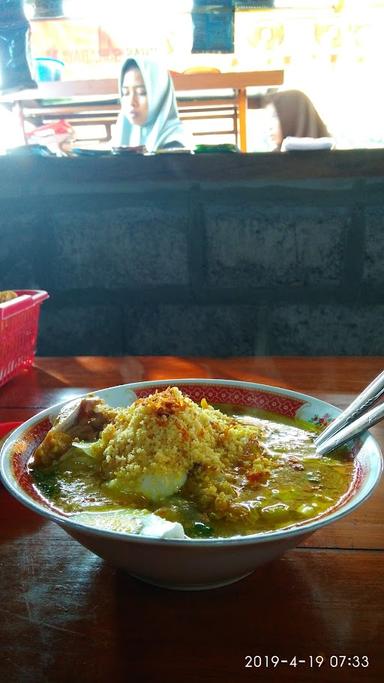 SOTO AYAM MADURA CAK EKA (ꦱꦠꦄꦪꦩꦩꦣꦫꦕꦏꦄꦏ)