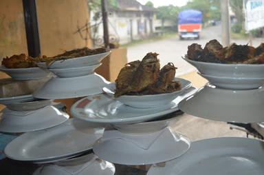 RUMAH MAKAN RIZKY BAROKAH MASAKAN PADANG