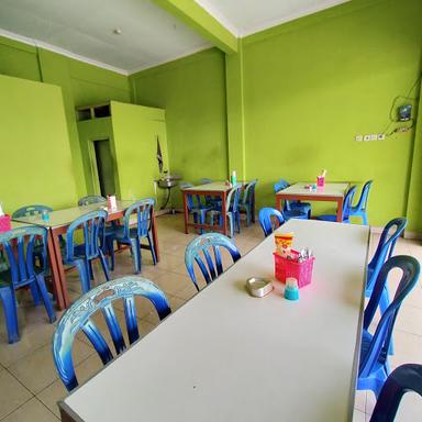 RUMAH MAKAN SAHABAT