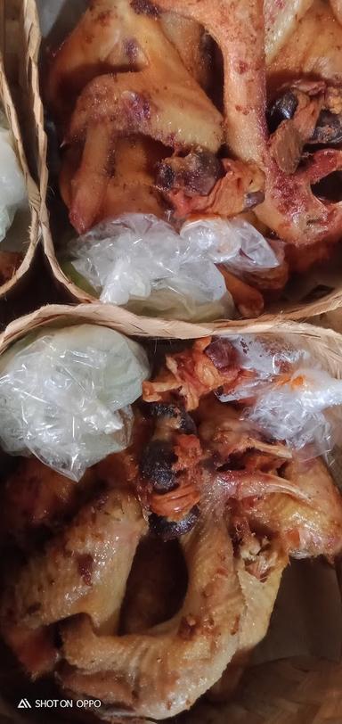 WARUNG AYAM GORENG BU JUMALI