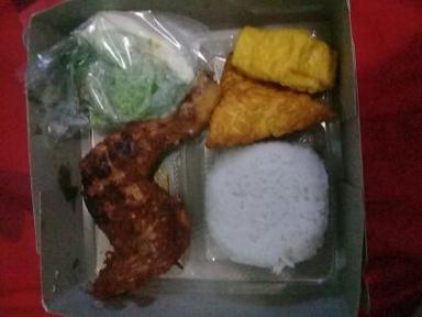 AYAM PENYET TONGKANG