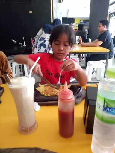 WAROENG STEAK & SHAKE CEMPAKA PUTIH JAKARTA