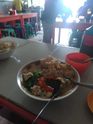 BAKSO NUKLIR