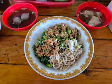 MIE KANGKUNG