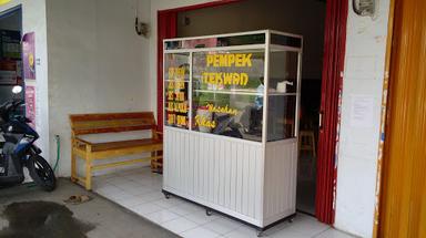 PEMPEK, TEKWAN DAN MIE CELOR RAFA