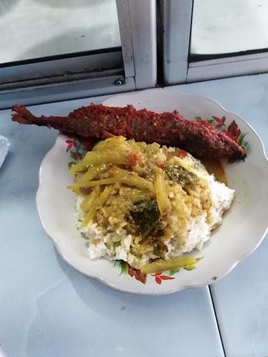 RUMAH MAKAN AYAM BEKAKAK