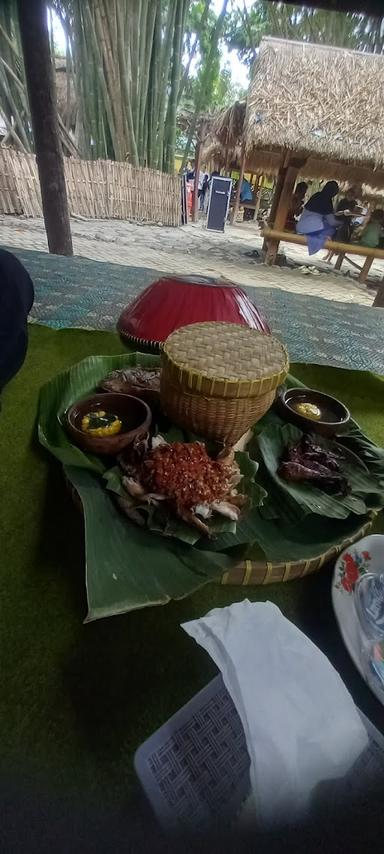 AYAM MERANGKAT BONJERUK