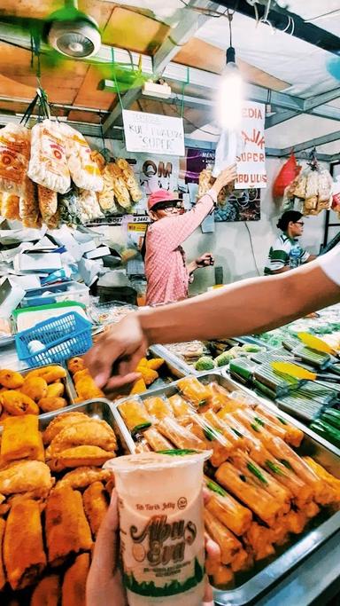 PONDOK KUE BU LILIS (OM KUE)