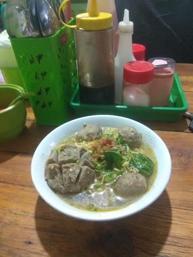 BAKSO OJO LALI MAS MOO 777