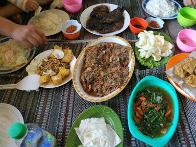 RM. SAUNG LESTARI IBU HJ.WATI