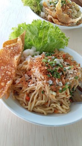 KEDAI CWIE MIE SHANUM