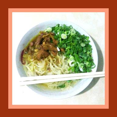 MIEAYAMBAKSO98 PAK WAWAN