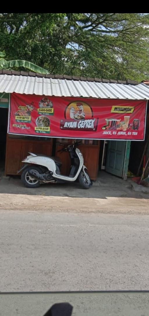 AYAM GEPREK DAHSYAT