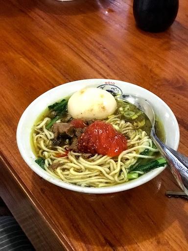 WARUNG MIE AYAM PAK NGADIONO