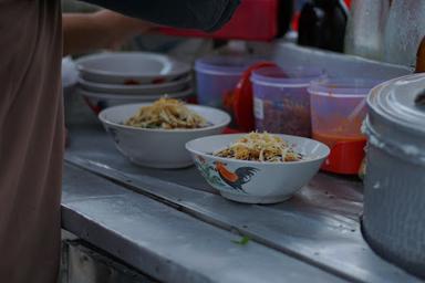 BUBUR AYAM MANG OLAY