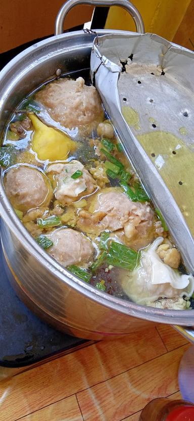 MIE BAKSO KARANG TENGAH