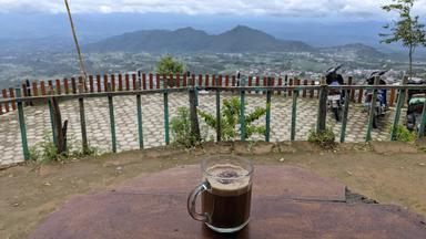 WARUNG THONGKRONG ATAS AWAN