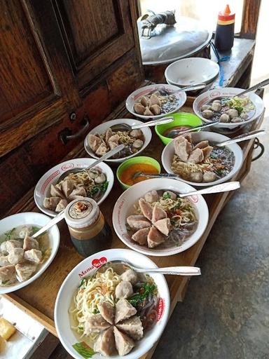 BAKSO BU IS MRANGGEN KULON