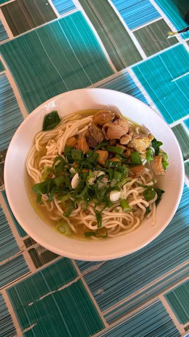 BAKSO MIE AYAM PENGKOL SARI