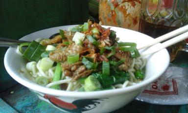 WARUNG BAKSO SOTO MI AYAM MB . IROH