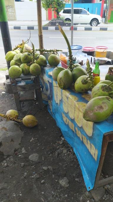 ES KELAPA MUDA ADNAN DEGAN ( IJO WULUNG )