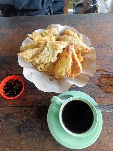 WARUNG KOPI TOBONG BOTO