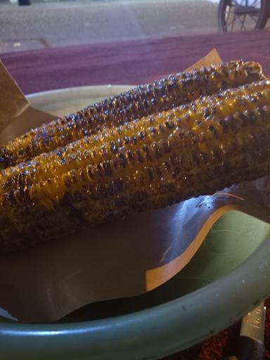 JAGUNG BAKAR LESEHAN DAAN MOGOT