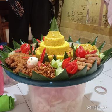 NASI KUNING MAMAH ANDRA