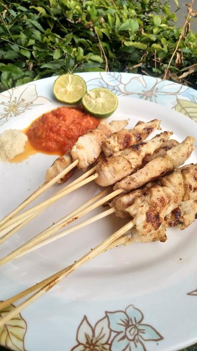 SATE TAICHAN COUPLE