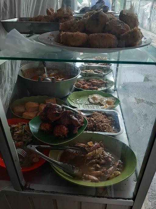 WARUNG NASI MPOK IYOS