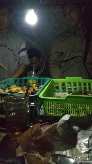 NGUBALAN WARUNG KOPI ASOLOLE