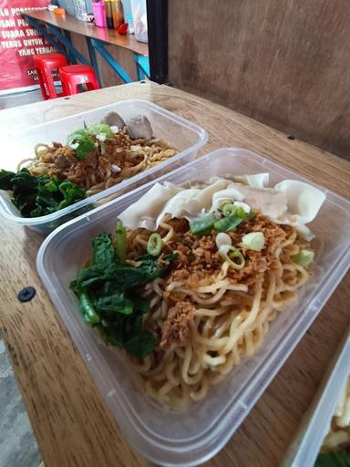 MIE AYAM ATTA