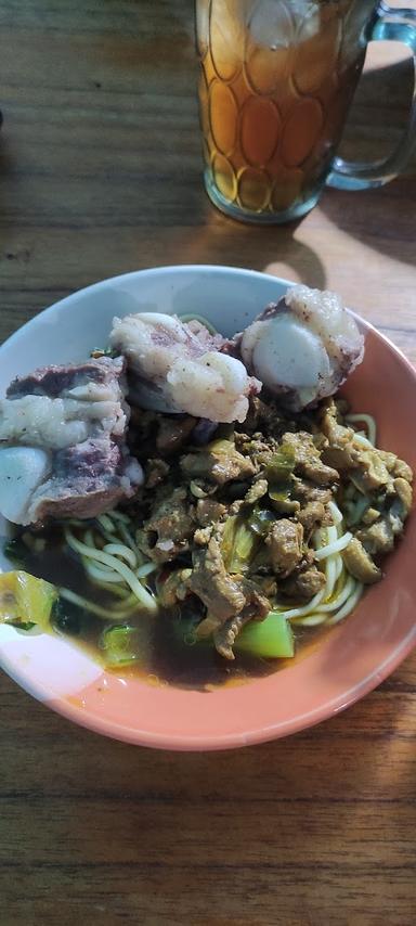 BAKSO JANDO