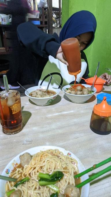 MIE AYAM & BAKSO SELODARAN