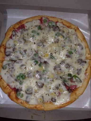 LA PIZZA HOMEMADE