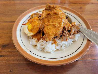 GUDEG DAN PECEL LUMINTU JEMBER