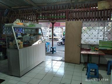 WARUNG MAKAN UTI