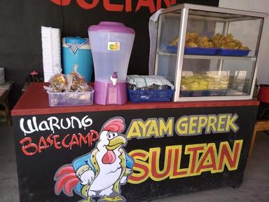 AYAM GEPREK SULTAN UJUNGSEMI