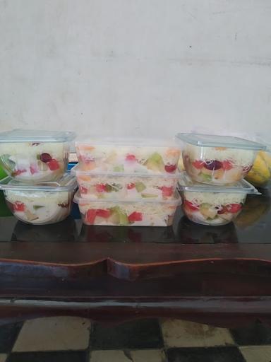 SALAD BUAH ADIVA