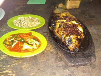 RUMAH MAKAN IKAN BAKAR PAK RAWUD